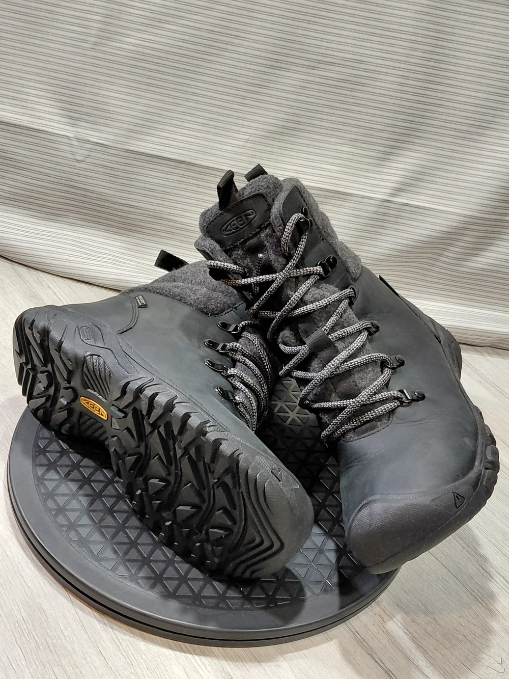 KEEN Womens Greta Premium Full Grain Black Waterproof Leather Upper SIZE W8